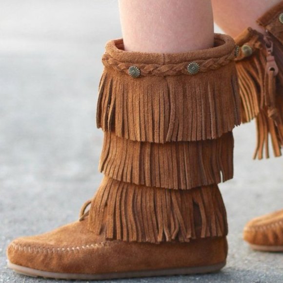 Minnetonka Other - Minnetonka Fringe Boots size 4 three layered